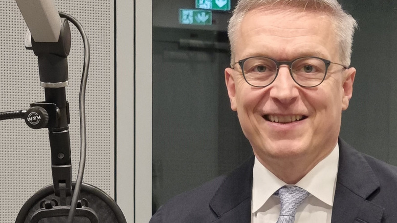 Digitalminister Karsten Wildberger (CDU) im phoenix-Politik-Podcast
